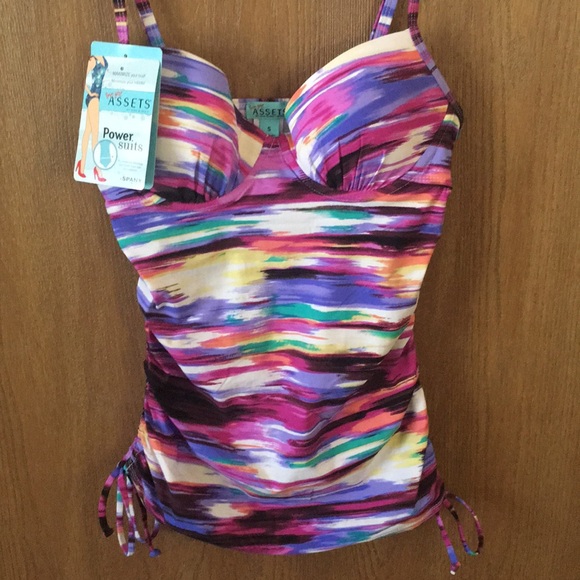 ๐ Assets by Spanx Swim Top - Picture 2 of 13